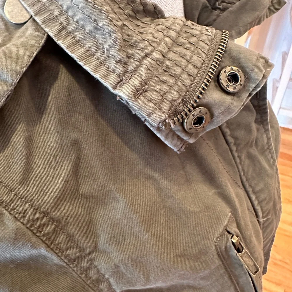 Love Tree olive green lightweight cargo jacket - Picture 2 of 7